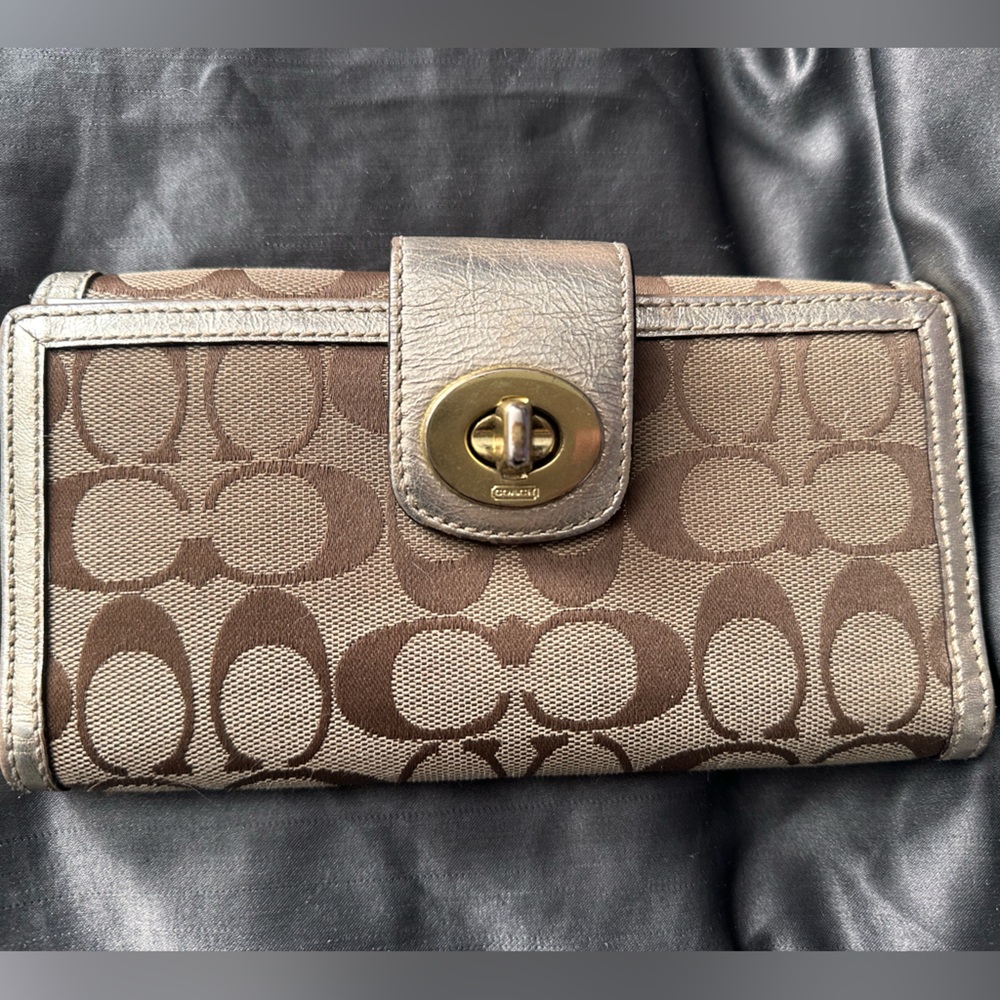 EUC vintage Gold, Beige and Brown Coach Wallet